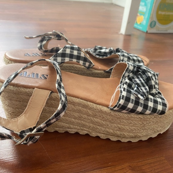 Boutique Platform Gingham Print Sandals Size 8 - Picture 2 of 6